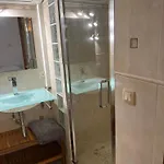 Dans Vue Piscine Partagee *